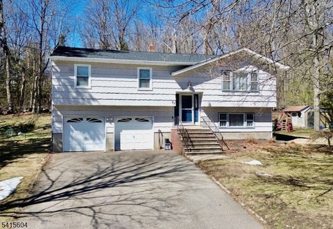 27 Caro Dr West Milford Twp. NJ 07438