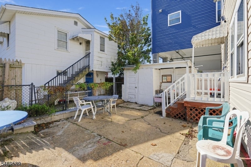 127 Sumner Ave