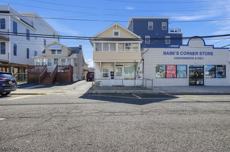 127 Sumner Ave