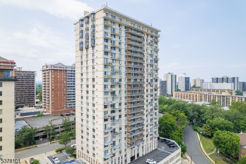 160 Overlook Ave 11C