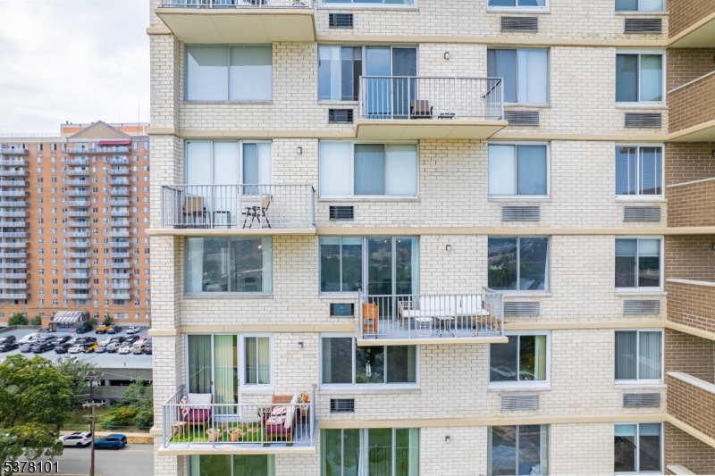 160 Overlook Ave 11C