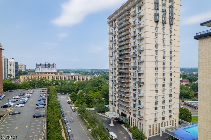160 Overlook Ave 11C