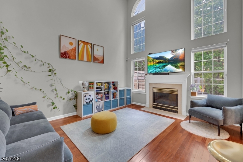 16 Raleigh Ct