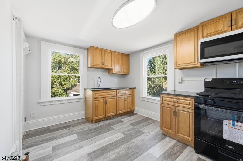 98 Maple Ave A