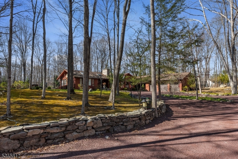 111 Ballantine Rd