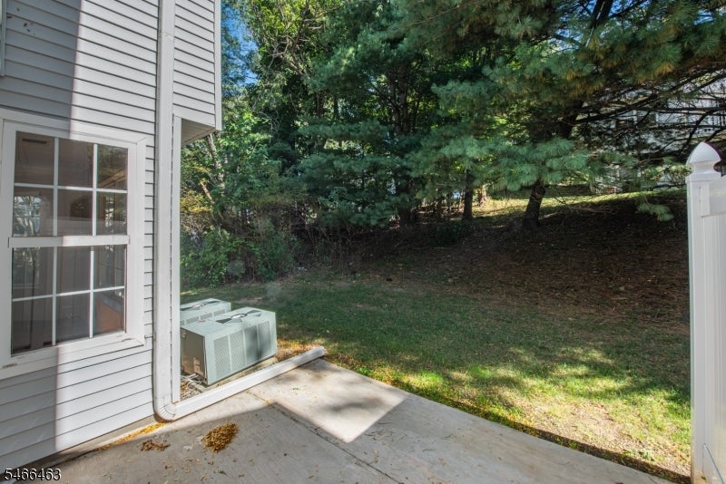 702 BUCKLAND COURT