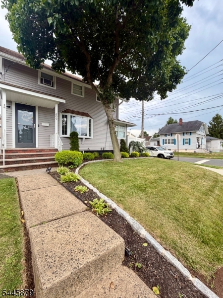 209 Main St