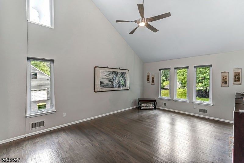 33 Highmount Ave