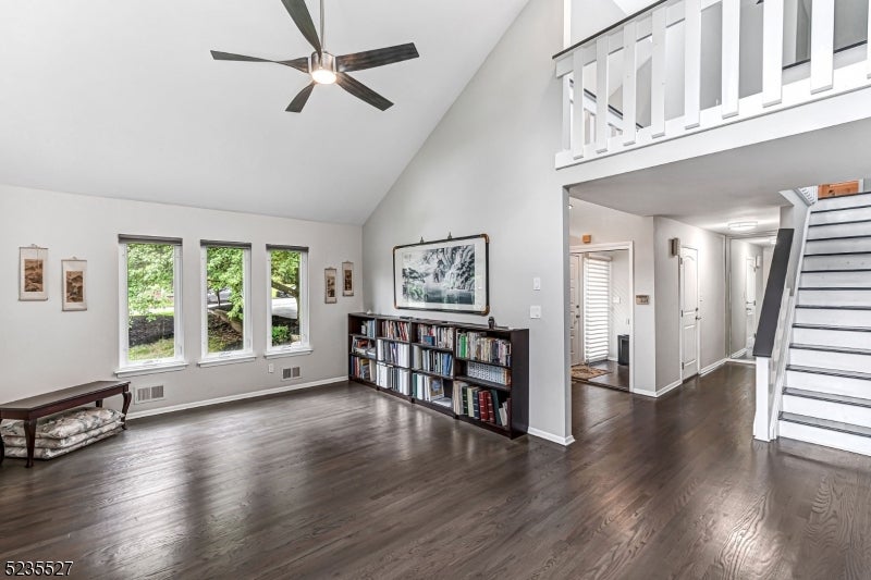 33 Highmount Ave