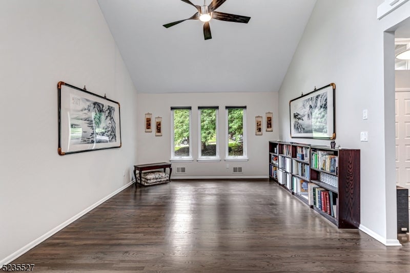 33 Highmount Ave