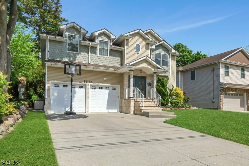 12-65 Burbank St