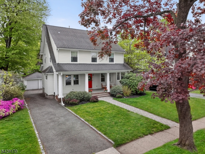 653 Ridgewood Avenue