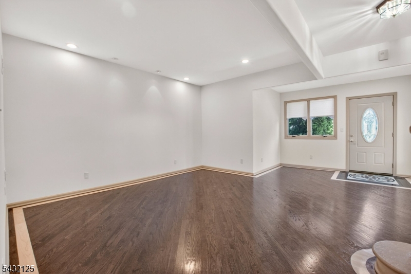 302 Walnut Ave