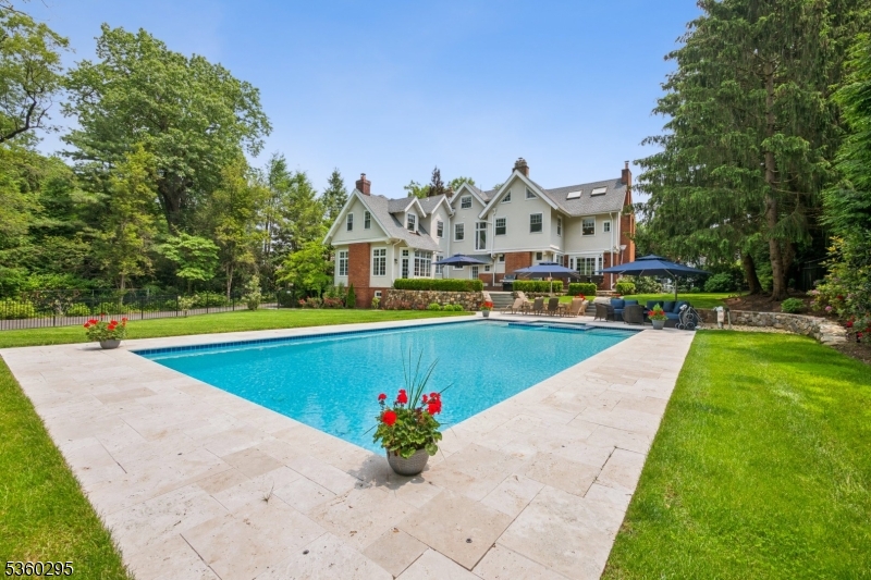 66 Fernwood Rd