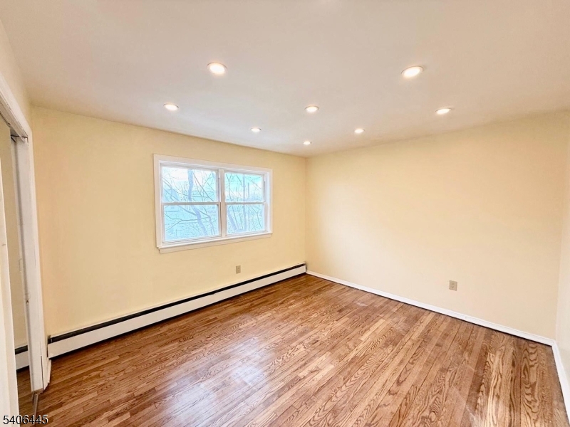 916 Stuyvesant Ave G1