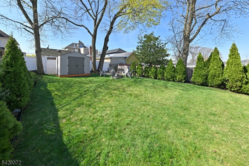 39 Niagara St