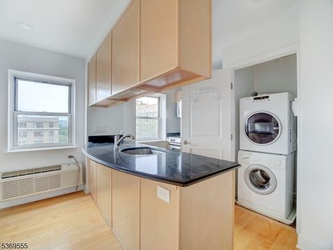 Photo of 70 S Munn Ave #711, East Orange, NJ 07018 (MLS # 3993830)