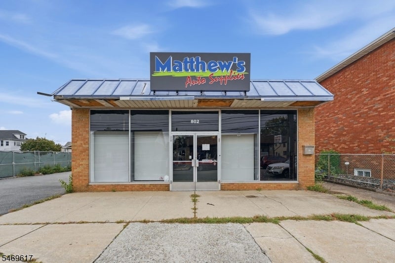 802 Van Houten Ave