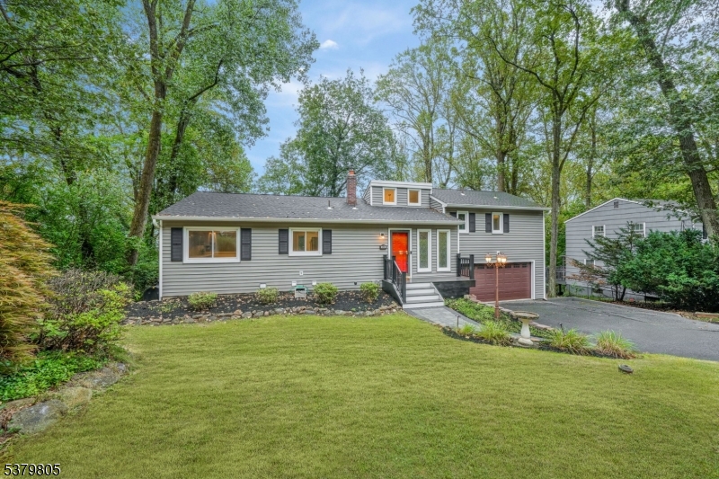 22 Freeman Ave