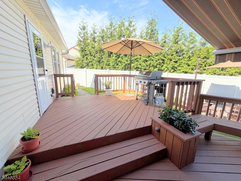 4 Van Loan Ave