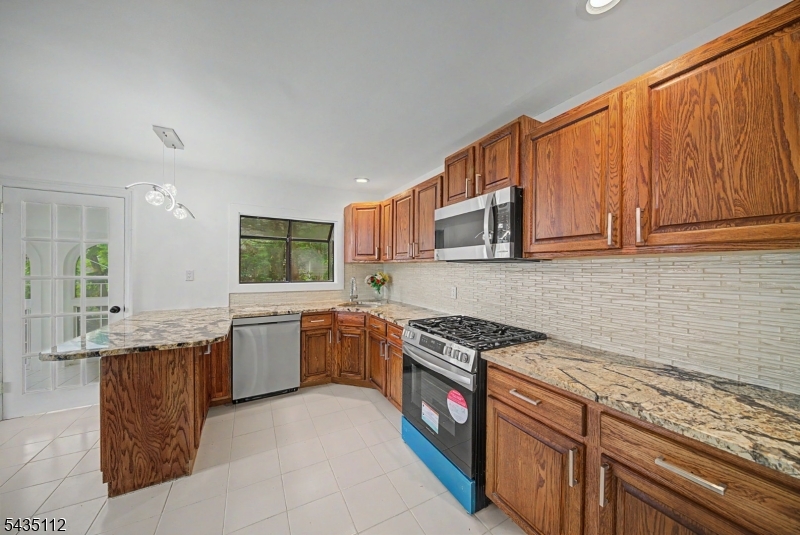 433 Louisa Ave
