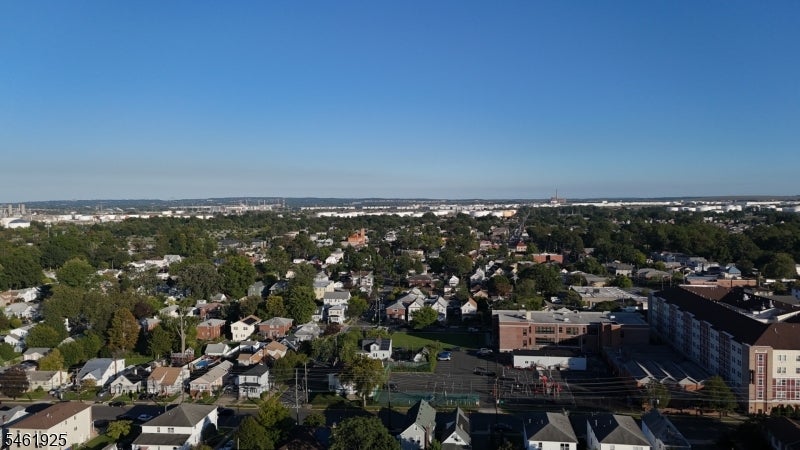 102 E Elizabeth Ave