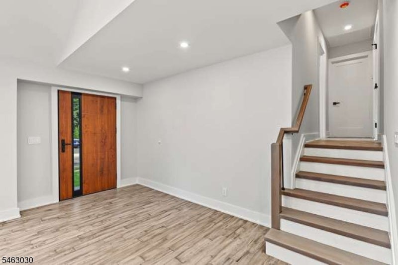 38-28 Brookside Ave