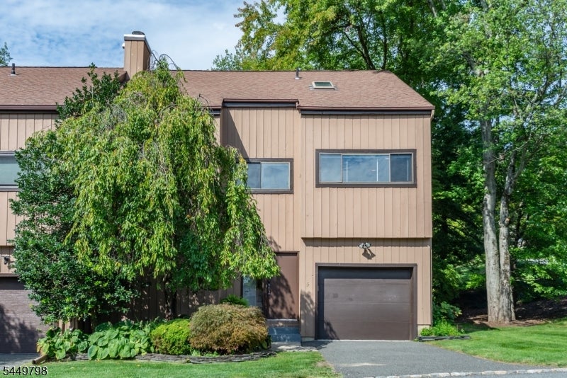 5 Cedar Ln