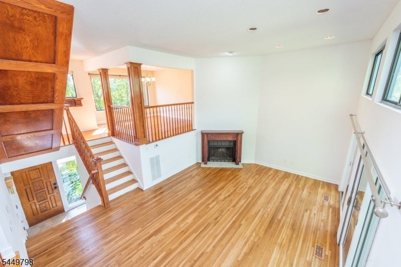5 Cedar Ln