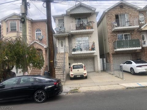 559 Livingston St Elizabeth City NJ 07206