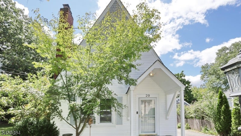 29 Silver Birch Ave