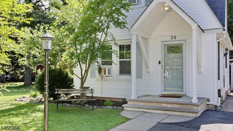 29 Silver Birch Ave