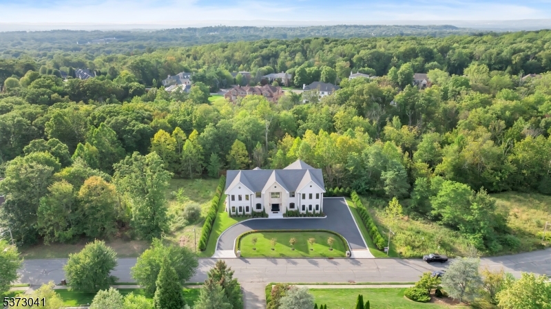 39 Westmount Dr