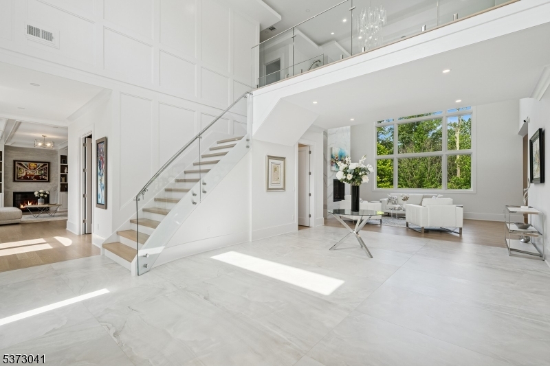 39 Westmount Dr