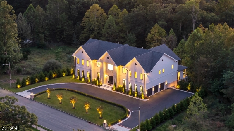 39 Westmount Dr