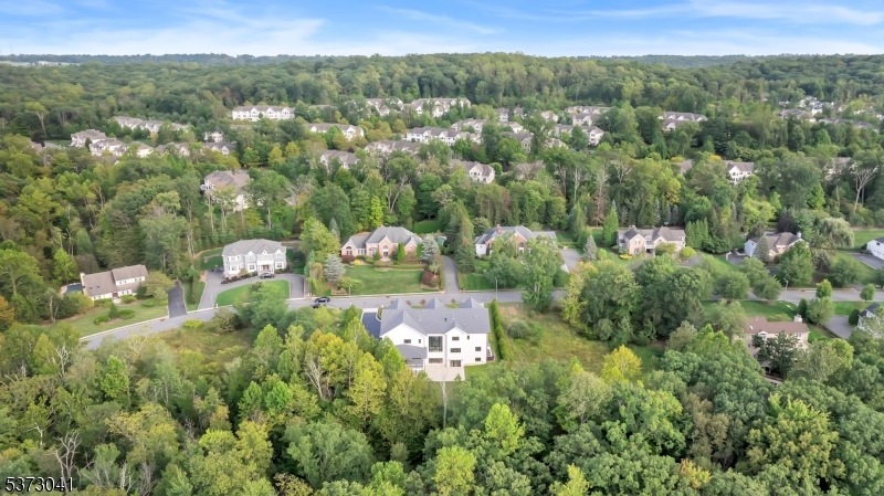 39 Westmount Dr