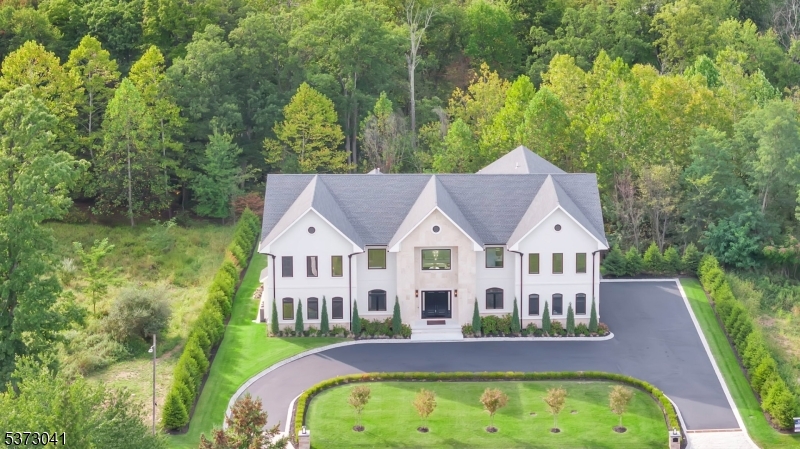39 Westmount Dr