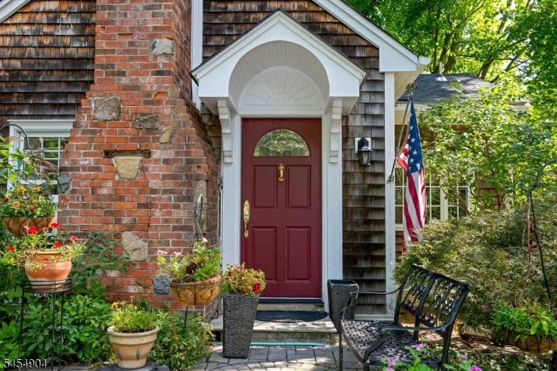 23 Combs Hollow Rd