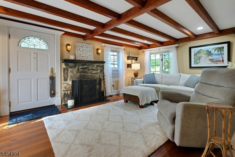 23 Combs Hollow Rd