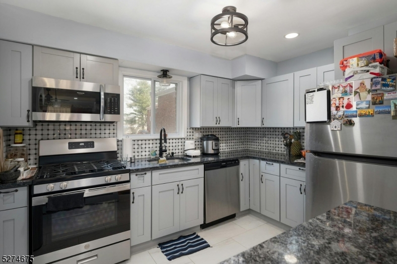 180 Littleton Rd