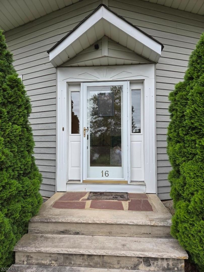 16 Shore Rd