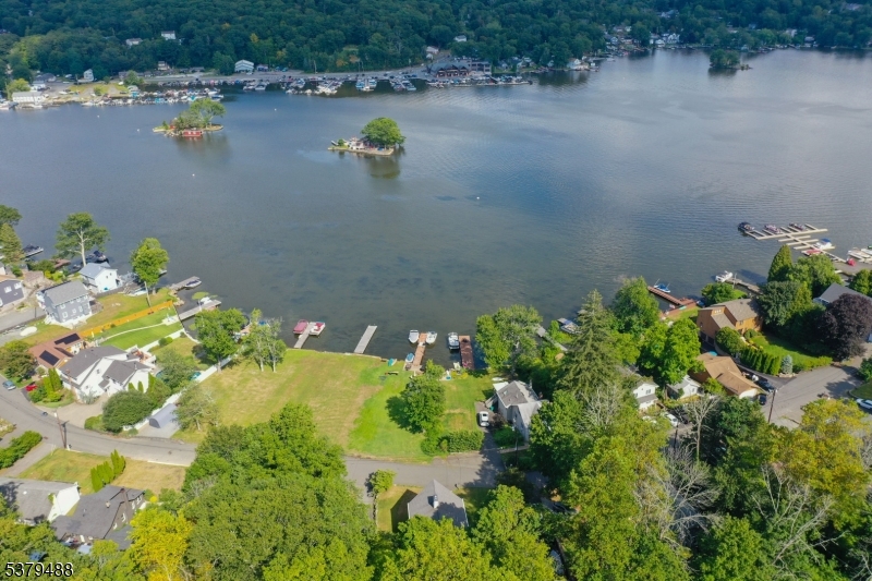 16 Shore Rd