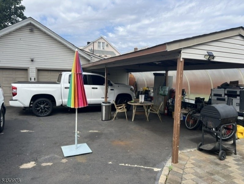 828 Van Buren Ave