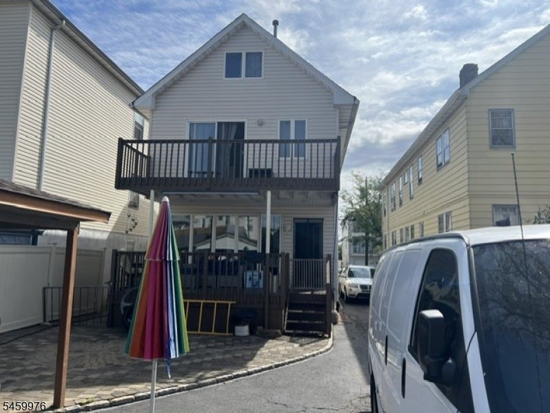 828 Van Buren Ave