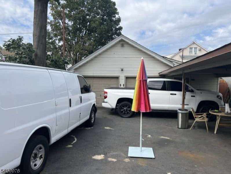 828 Van Buren Ave