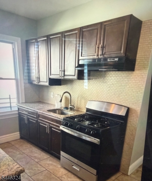 18 Breckenridge Ter