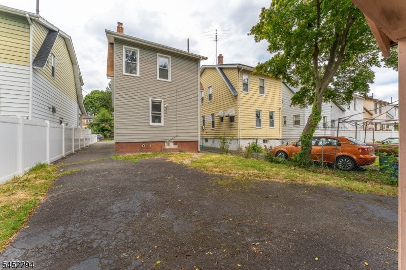 124 Hillcrest Ave