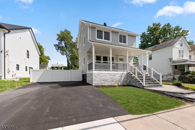240 Berry St