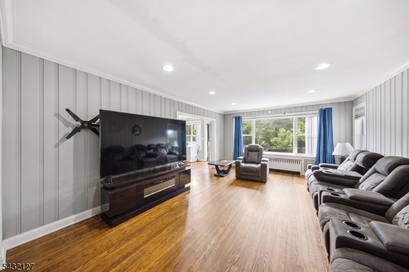 137 Lakeside Blvd