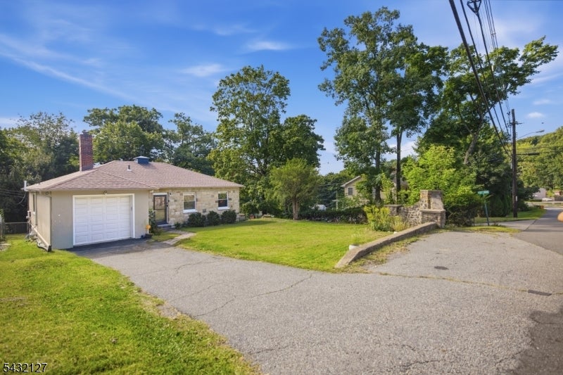 137 Lakeside Blvd